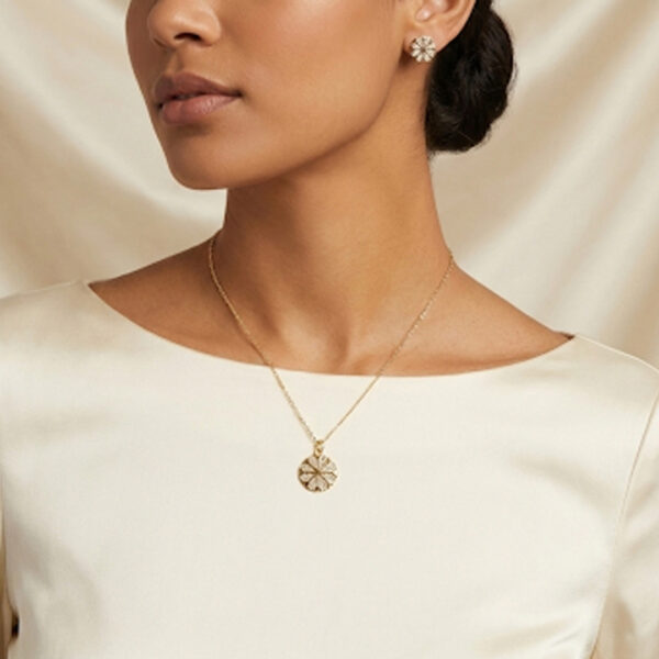 Conjunto Mandala Flor Cravejado Banhado em Ouro 18k