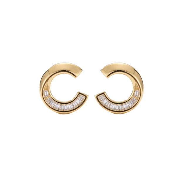 Brinco Meia Argola Cravejado Banhado  em Ouro 18k