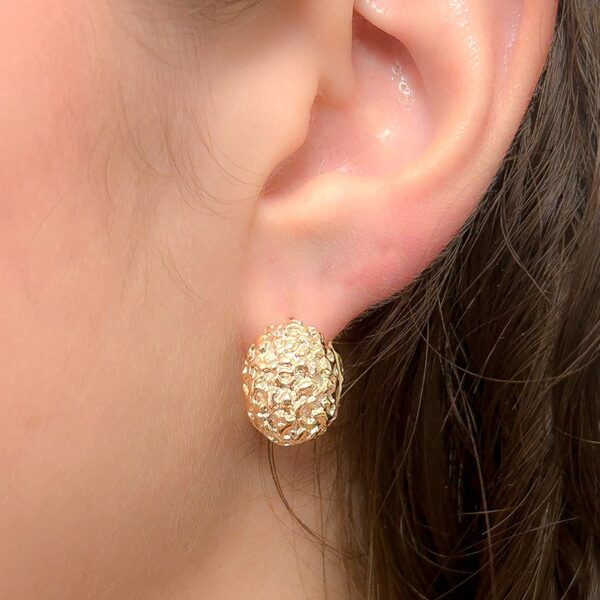 Brinco Click Oval Trabalhado Banhado em Ouro 18k