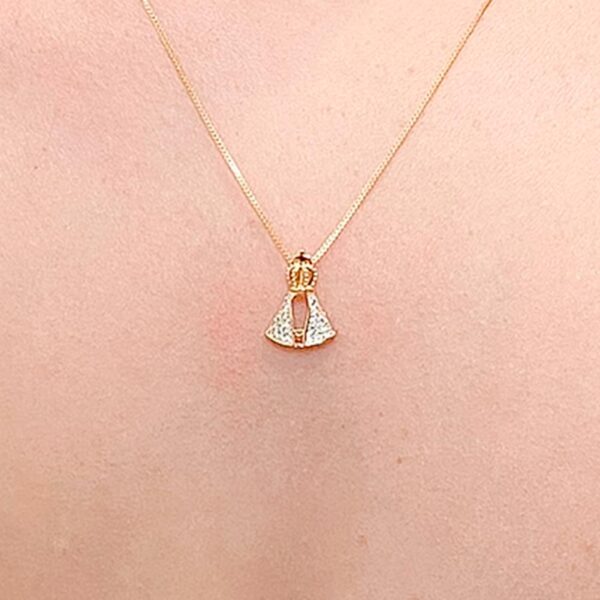 Colar Ns Cravejado Banhado em Ouro 18k