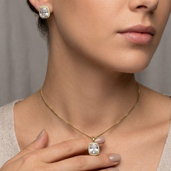 Conjunto Oval Cravejado Banhado em Ouro 18k