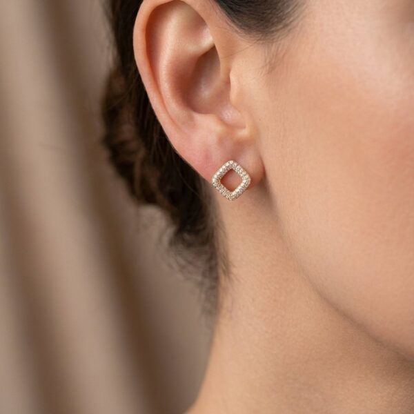 Brinco Hexagonal  Cravejado Banhado em Ouro 18k
