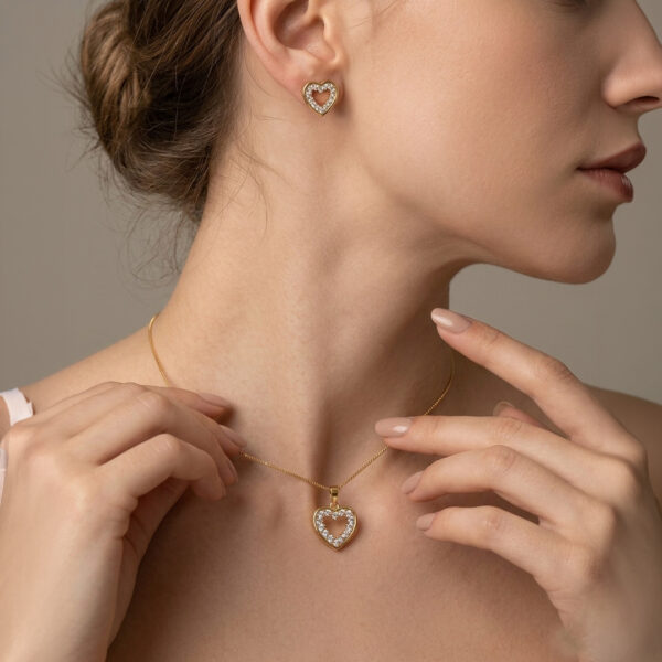 Conjunto Coração Trabalhado Cravejado Banhado em Ouro 18k