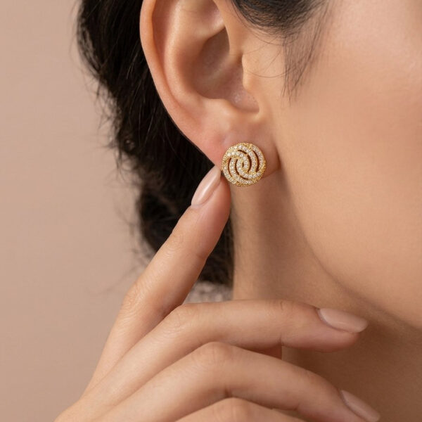 Brinco mandala trabalhado cravejado banhado ouro 18k premium atacado