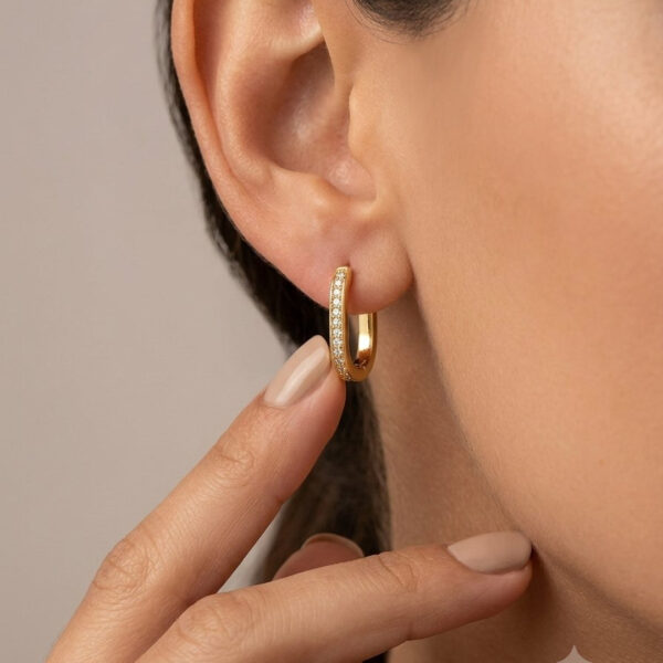 Brinco Oval  P Cravejado Banhado em Ouro 18k