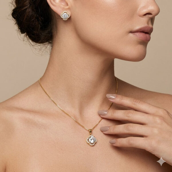 Conjunto Flor Ponto de Luz Cravejado Banhado em Ouro 18k