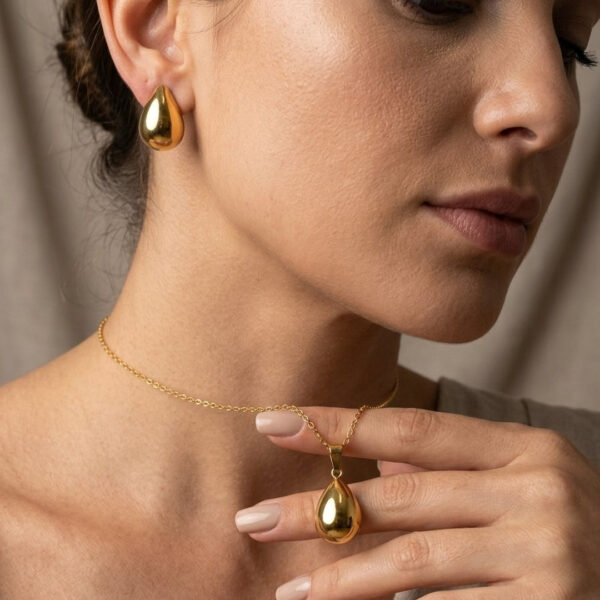 Conjunto gota liso em aço inoxidável com gargantilha e brinco