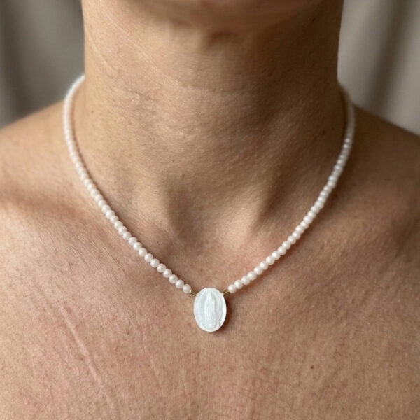Choker cristais mandala São Bento banhado ouro 18k premium atacado