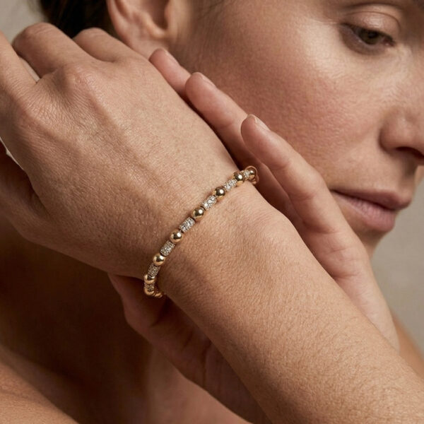 Bracelete regulável Riviera com esferas cravejadas banhado em ouro 18k premium