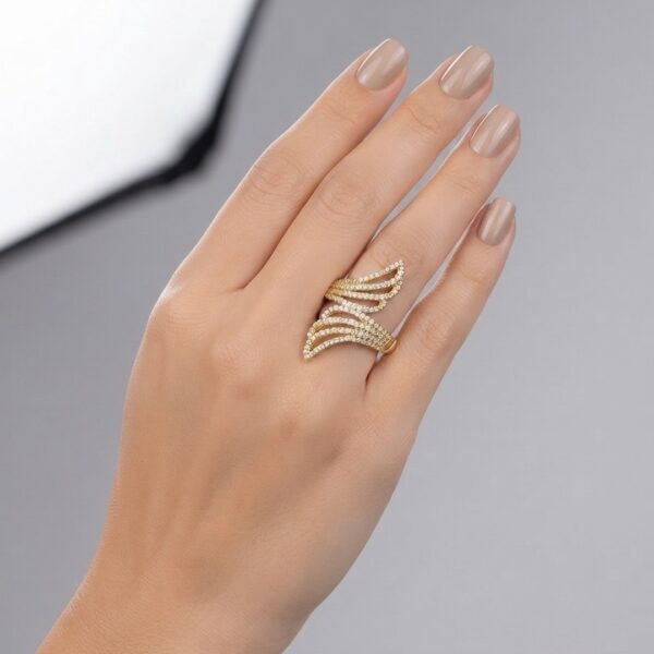 Anel asa cravejado banhado ouro 18k com strass