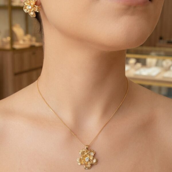 Conjunto flor minimalista cravejado banhado ouro 18k premium atacado
