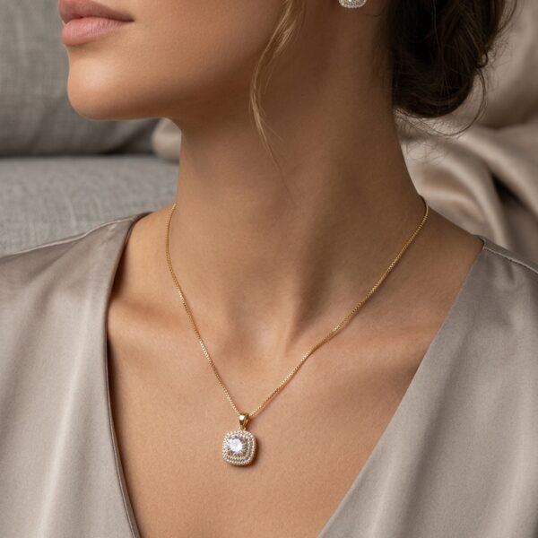 Conjunto Quadrado Trabalhado Microravejado Banhado em Ouro 18k