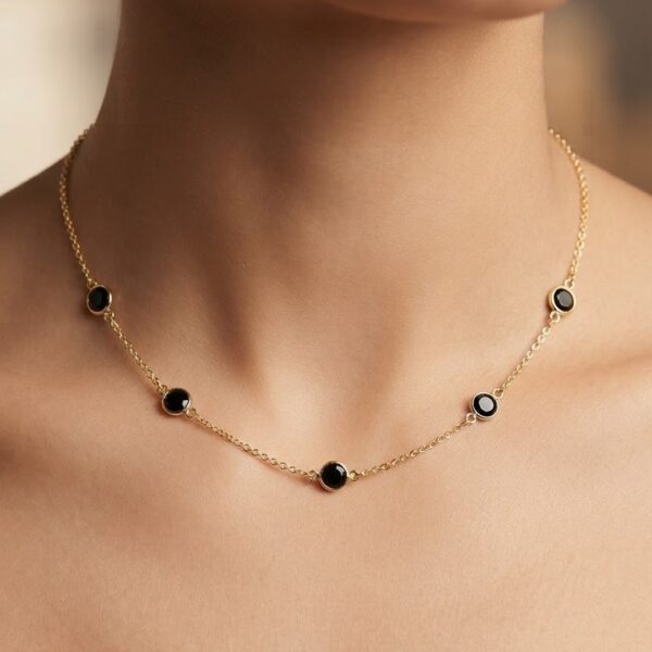 Choker cadeadinho cravejado banhado ouro 18k 35 cm